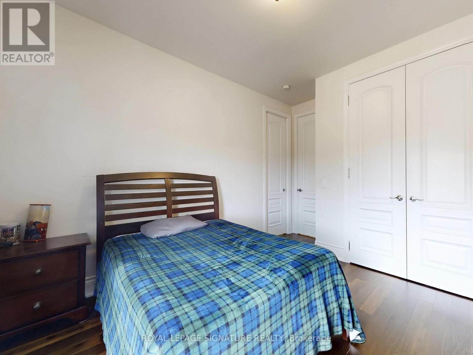 












35 ANNSLEYWOOD COURT

,
Vaughan (Kleinburg),




Ontario
L4H3N5

