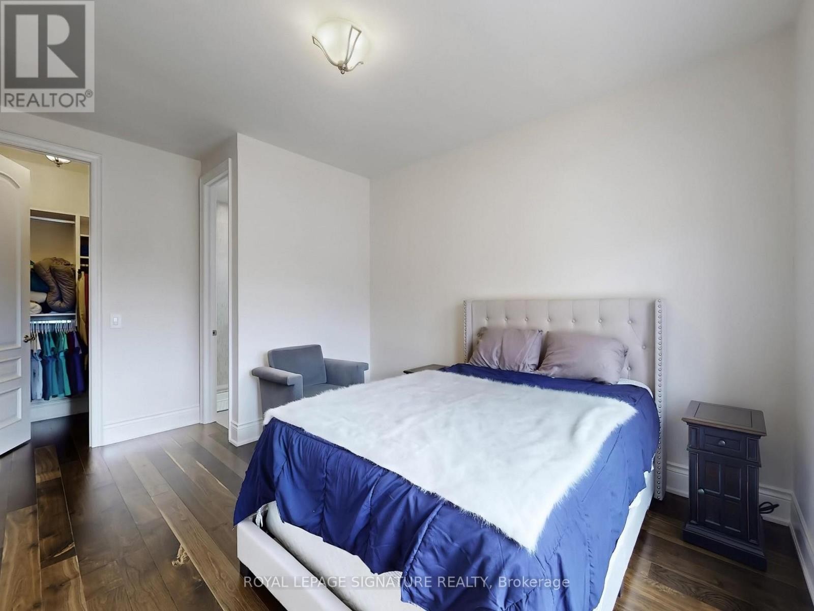 












35 ANNSLEYWOOD COURT

,
Vaughan (Kleinburg),




Ontario
L4H3N5

