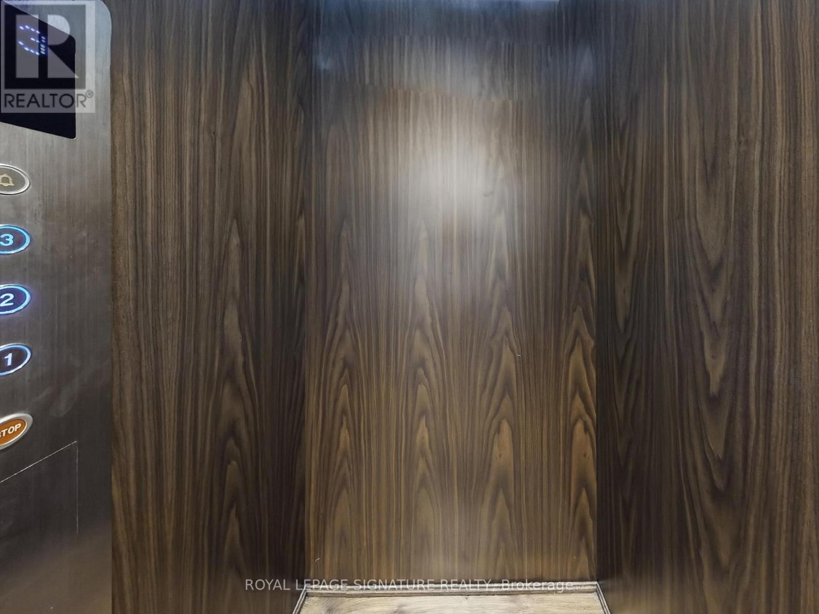 












35 ANNSLEYWOOD COURT

,
Vaughan (Kleinburg),




Ontario
L4H3N5

