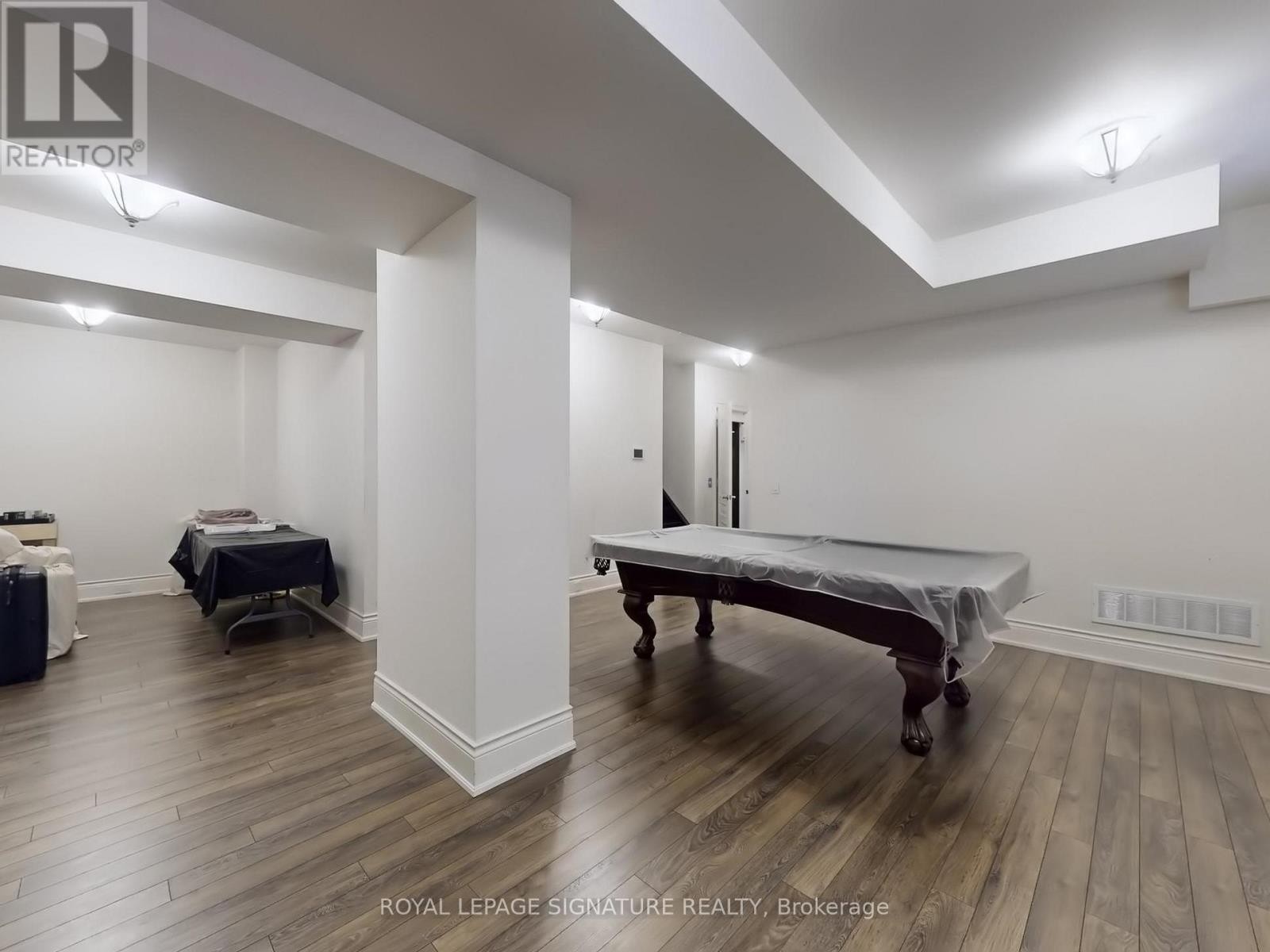 












35 ANNSLEYWOOD COURT

,
Vaughan (Kleinburg),




Ontario
L4H3N5

