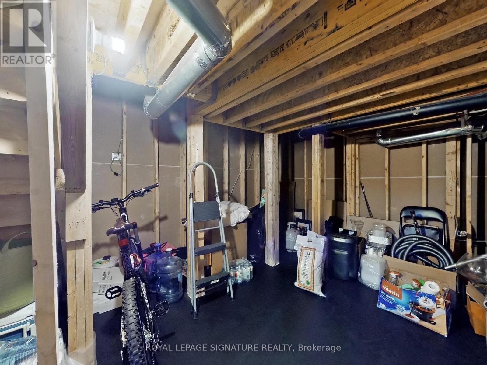 












35 ANNSLEYWOOD COURT

,
Vaughan (Kleinburg),




Ontario
L4H3N5

