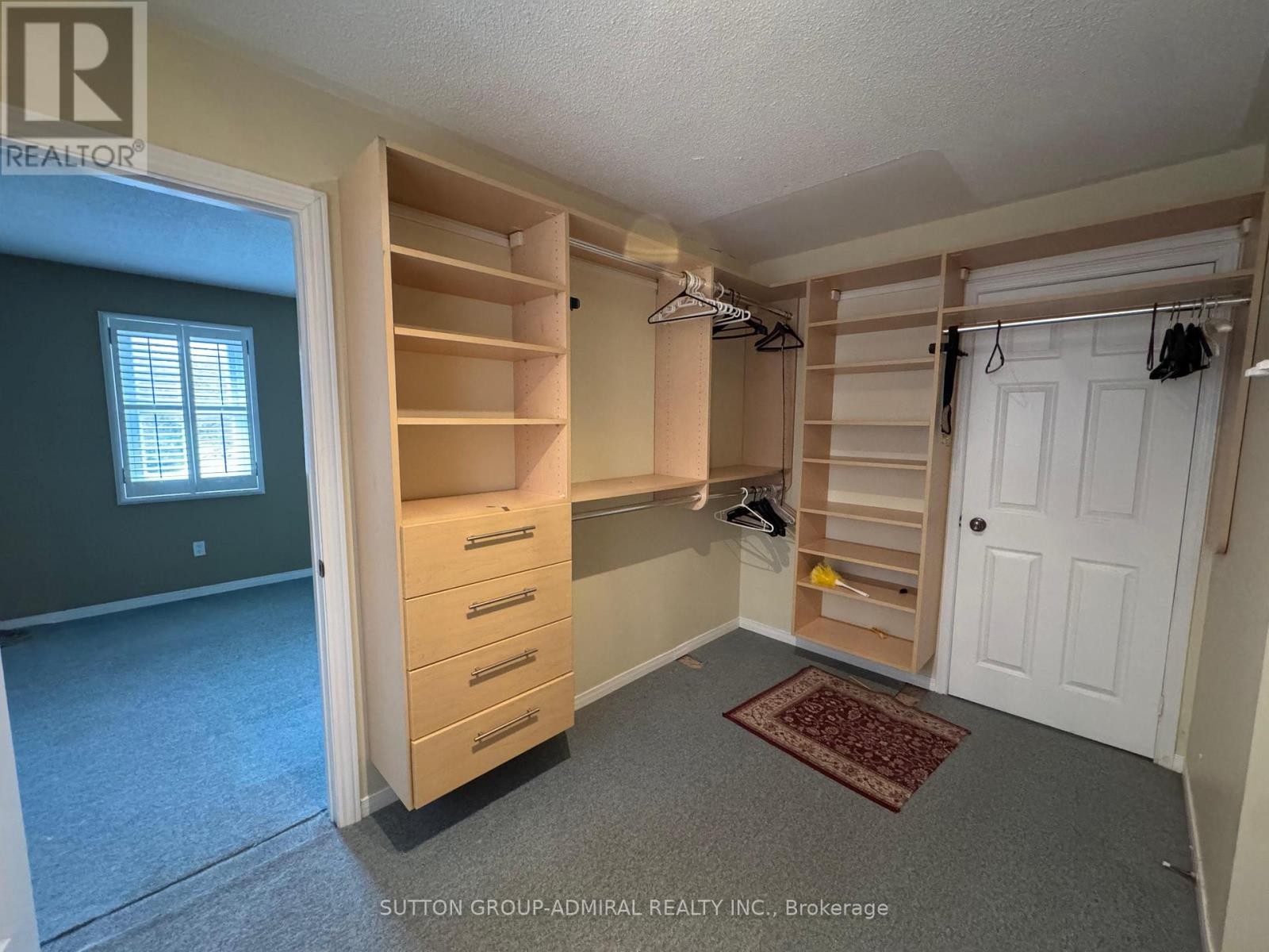 












27 DAWSON CRESCENT

,
Aurora (Hills of St Andrew),




Ontario
L4G4T7

