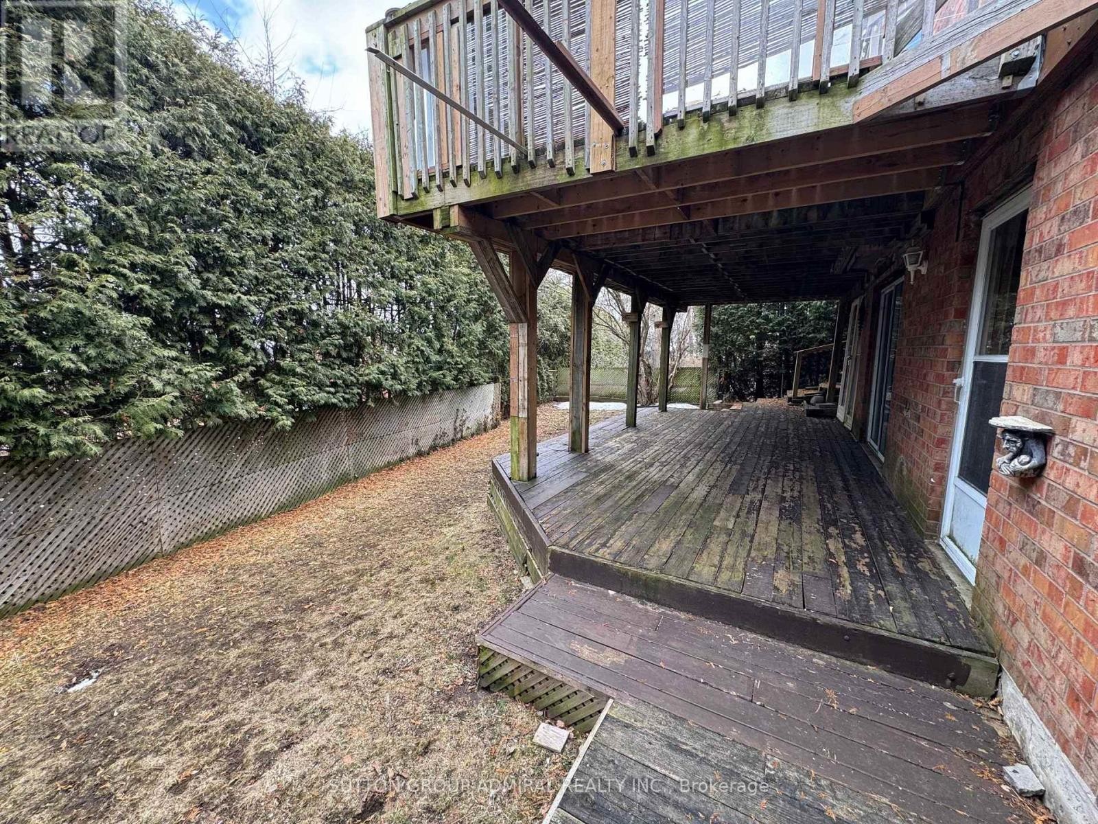 












27 DAWSON CRESCENT

,
Aurora (Hills of St Andrew),




Ontario
L4G4T7

