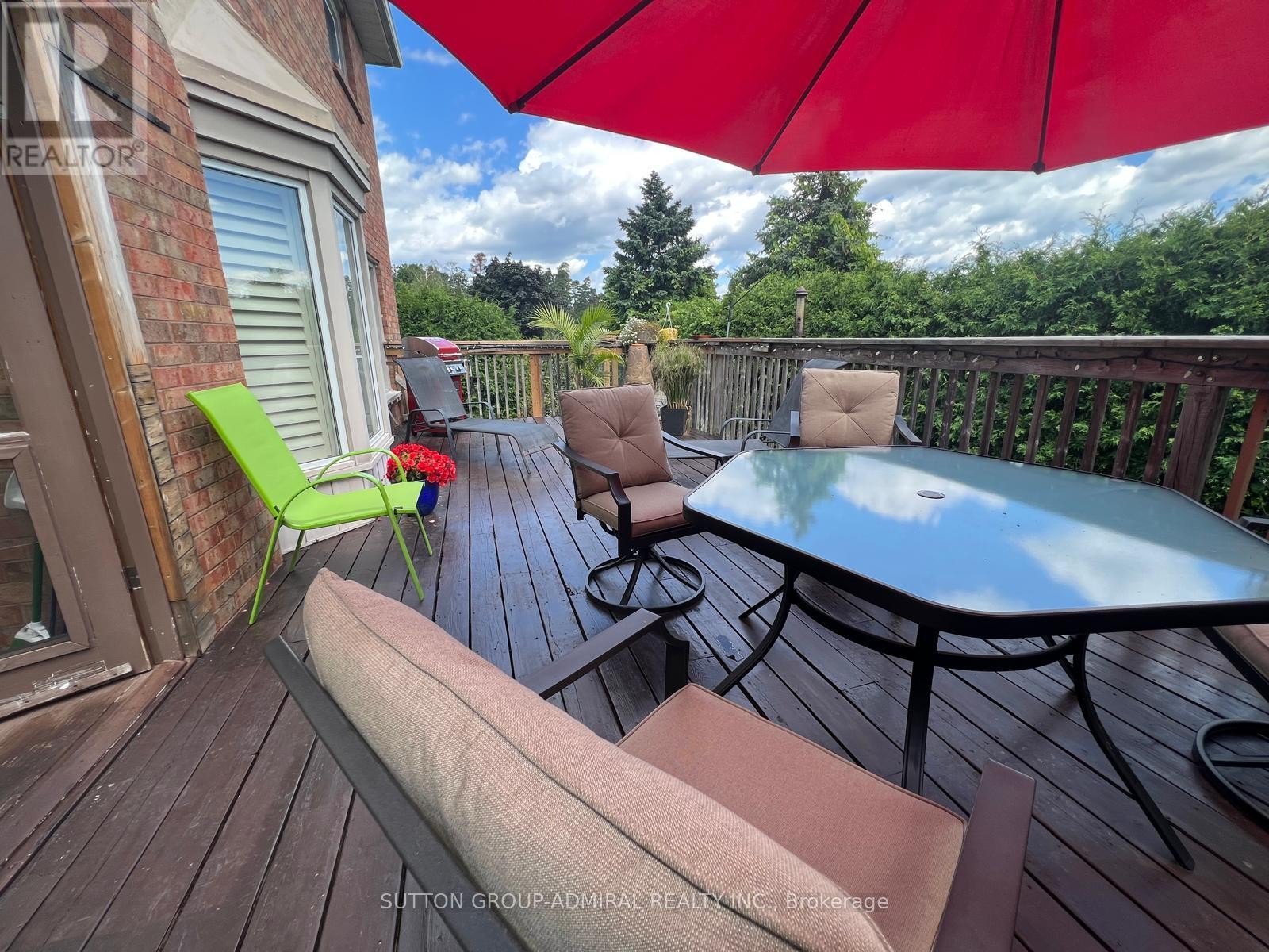 












27 DAWSON CRESCENT

,
Aurora (Hills of St Andrew),




Ontario
L4G4T7

