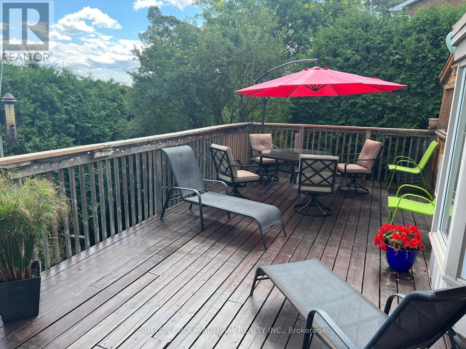 












27 DAWSON CRESCENT

,
Aurora (Hills of St Andrew),




Ontario
L4G4T7

