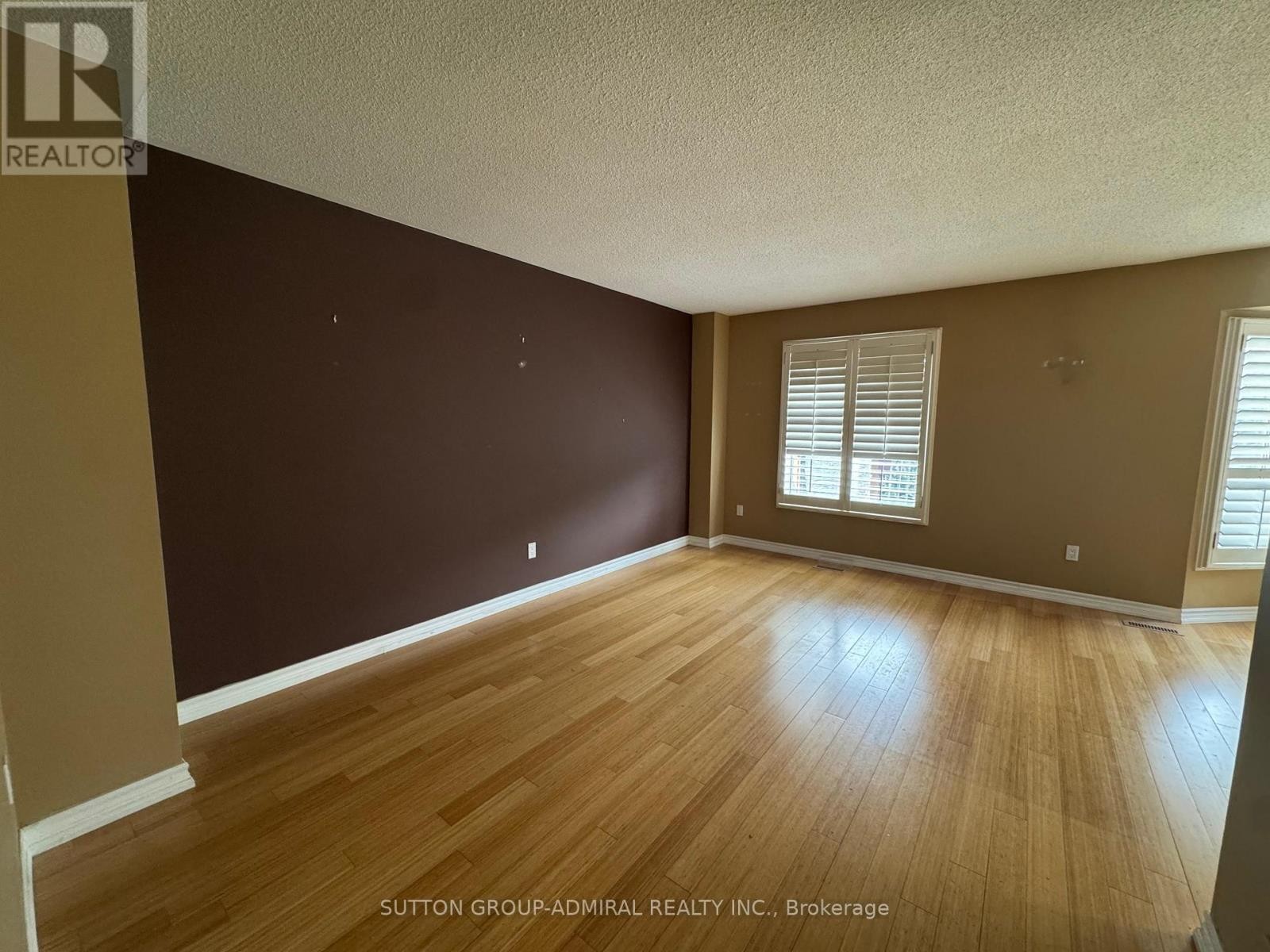 












27 DAWSON CRESCENT

,
Aurora (Hills of St Andrew),




Ontario
L4G4T7

