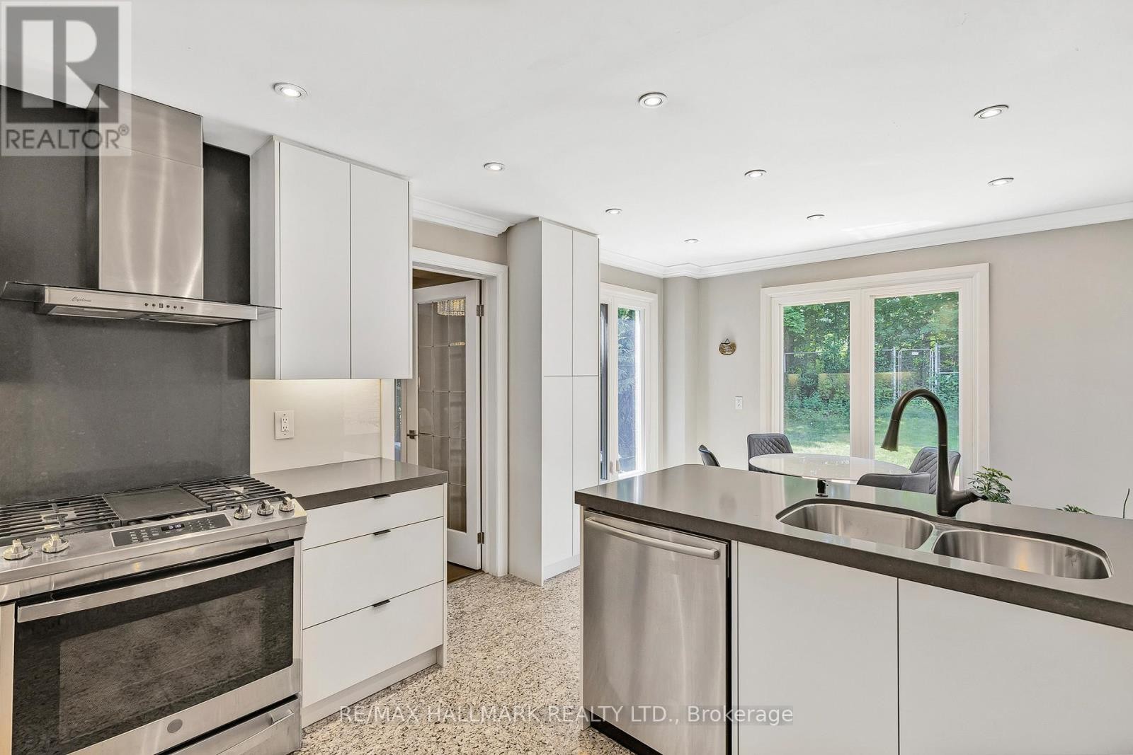 












48 LAMBERT ROAD

,
Markham (Thornlea),




Ontario
L3T7E3

