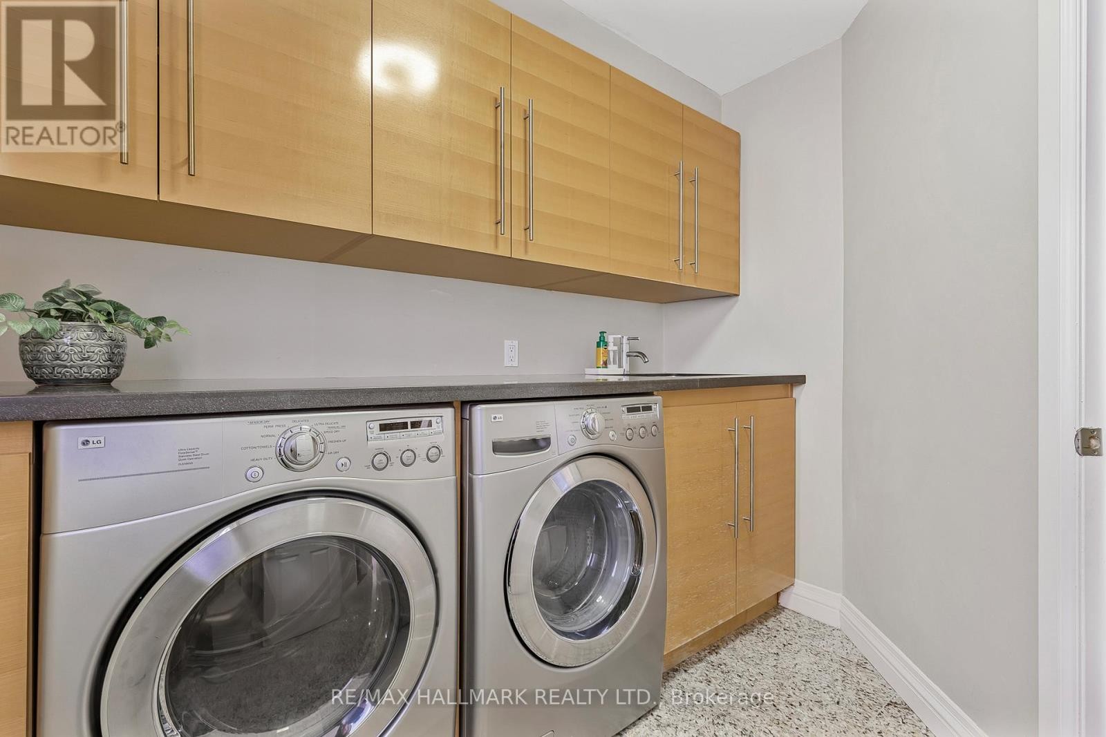 












48 LAMBERT ROAD

,
Markham (Thornlea),




Ontario
L3T7E3

