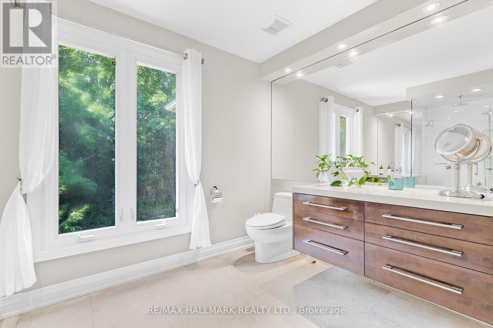 












48 LAMBERT ROAD

,
Markham (Thornlea),




Ontario
L3T7E3

