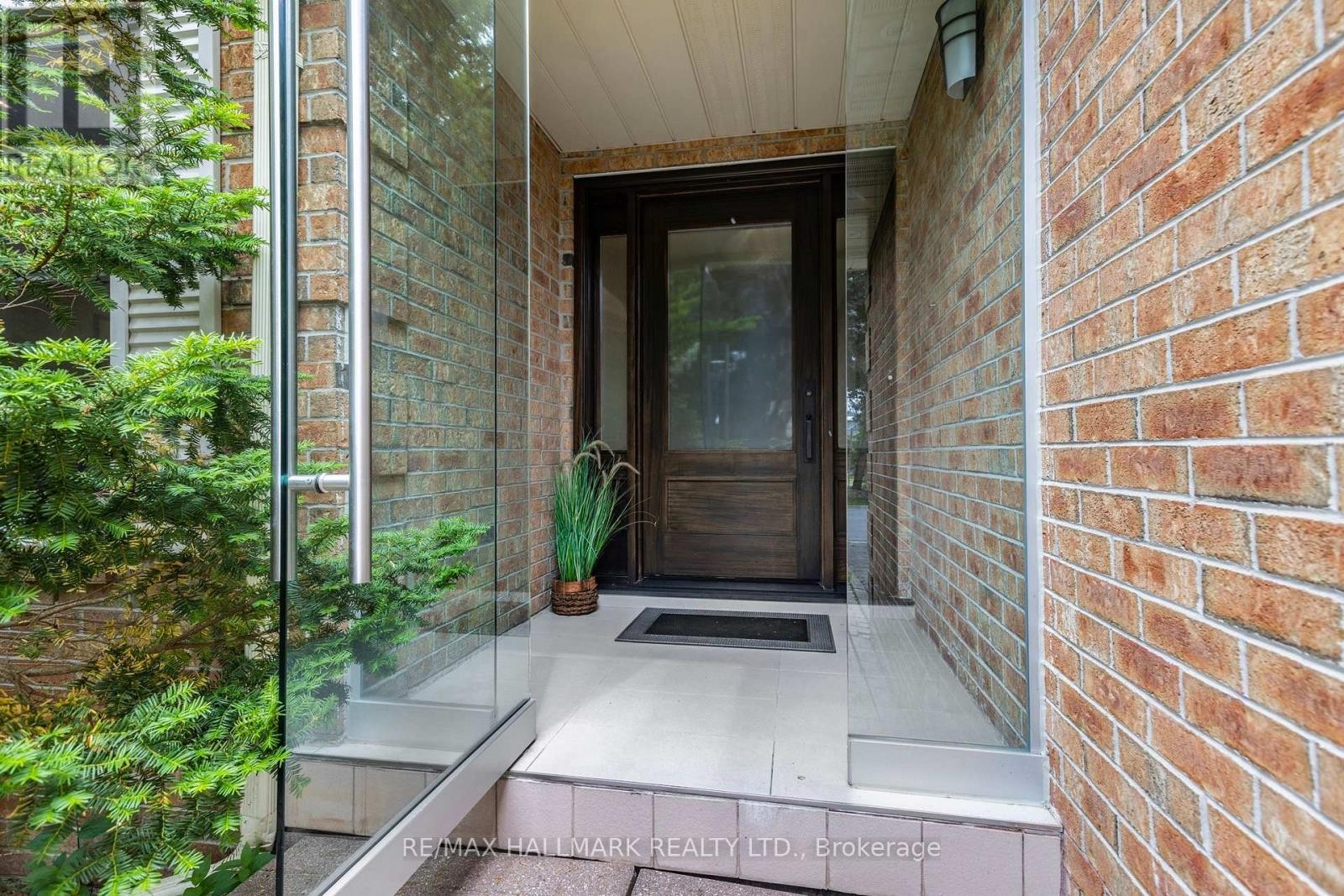 












48 LAMBERT ROAD

,
Markham (Thornlea),




Ontario
L3T7E3


