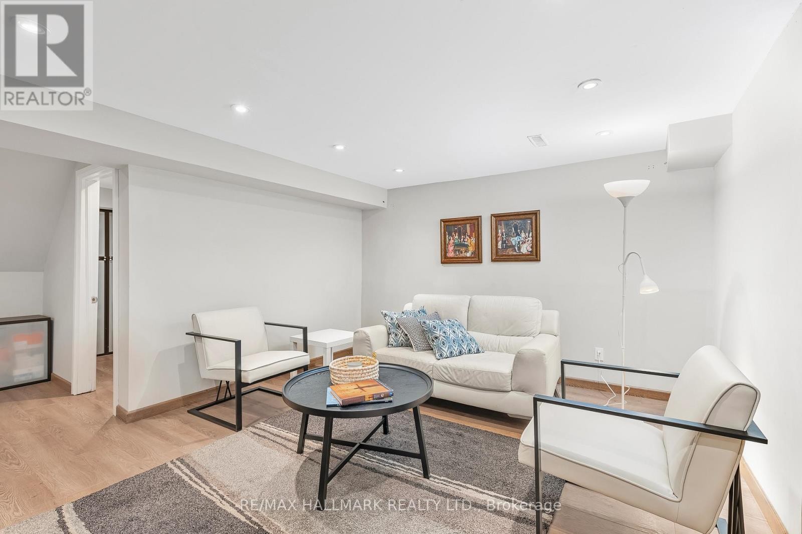 












48 LAMBERT ROAD

,
Markham (Thornlea),




Ontario
L3T7E3

