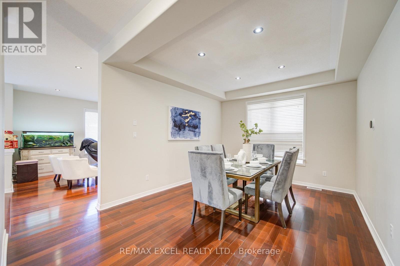 












8 HOLLYLANE DRIVE

,
Markham (Berczy),




Ontario
L6C2K1

