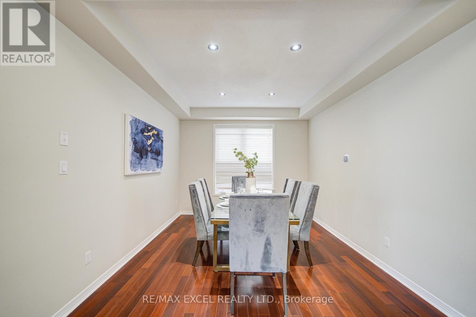 












8 HOLLYLANE DRIVE

,
Markham (Berczy),




Ontario
L6C2K1

