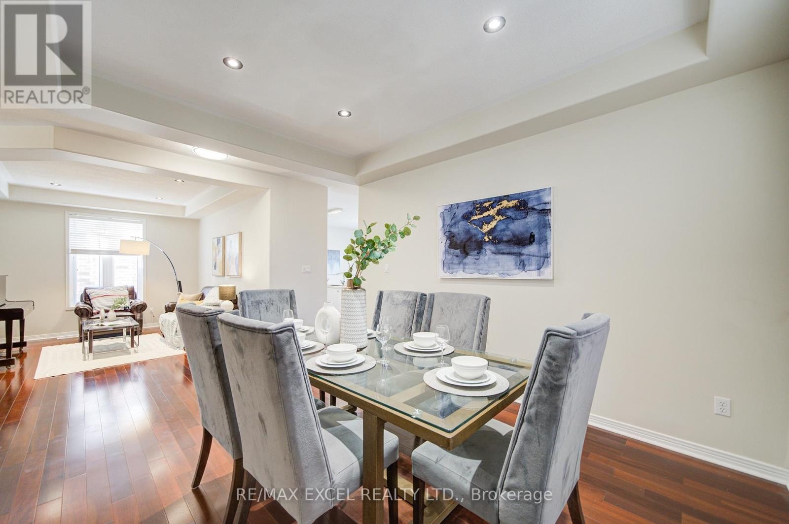 












8 HOLLYLANE DRIVE

,
Markham (Berczy),




Ontario
L6C2K1

