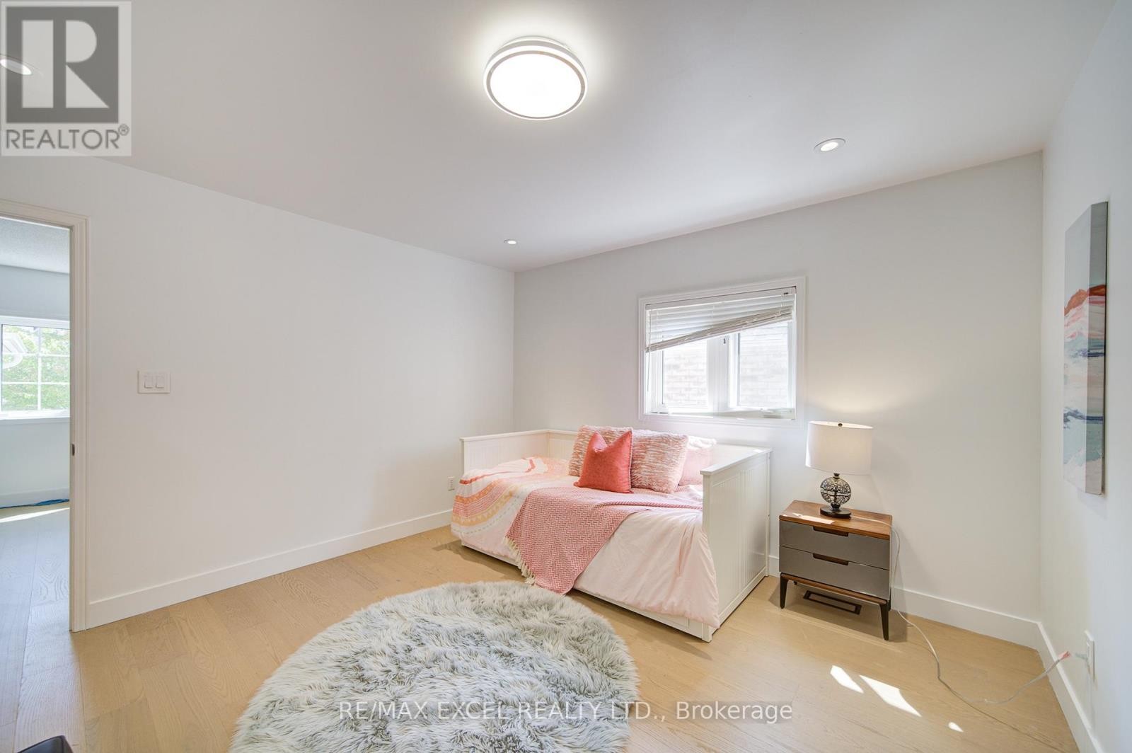 












8 HOLLYLANE DRIVE

,
Markham (Berczy),




Ontario
L6C2K1

