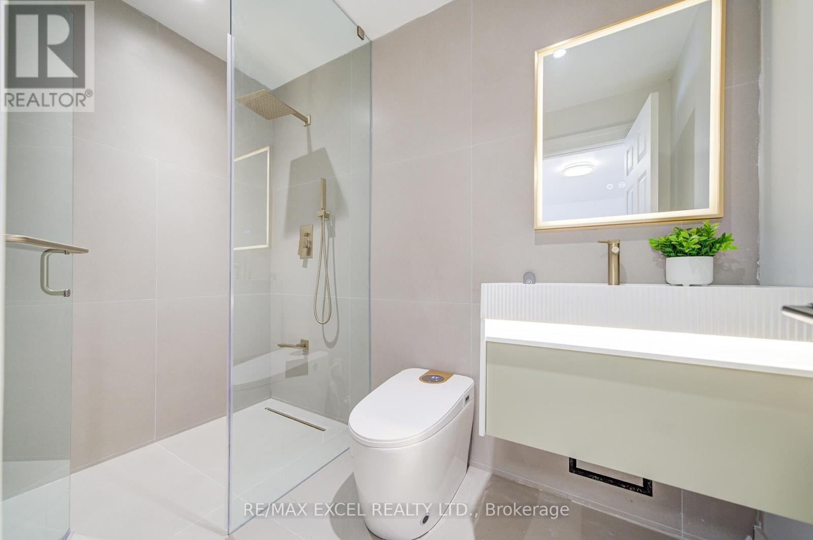 












8 HOLLYLANE DRIVE

,
Markham (Berczy),




Ontario
L6C2K1

