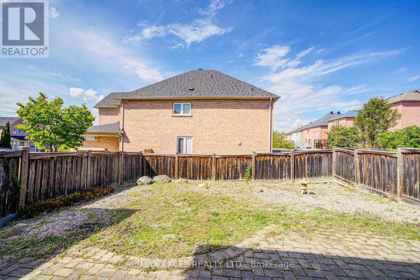 












8 HOLLYLANE DRIVE

,
Markham (Berczy),




Ontario
L6C2K1

