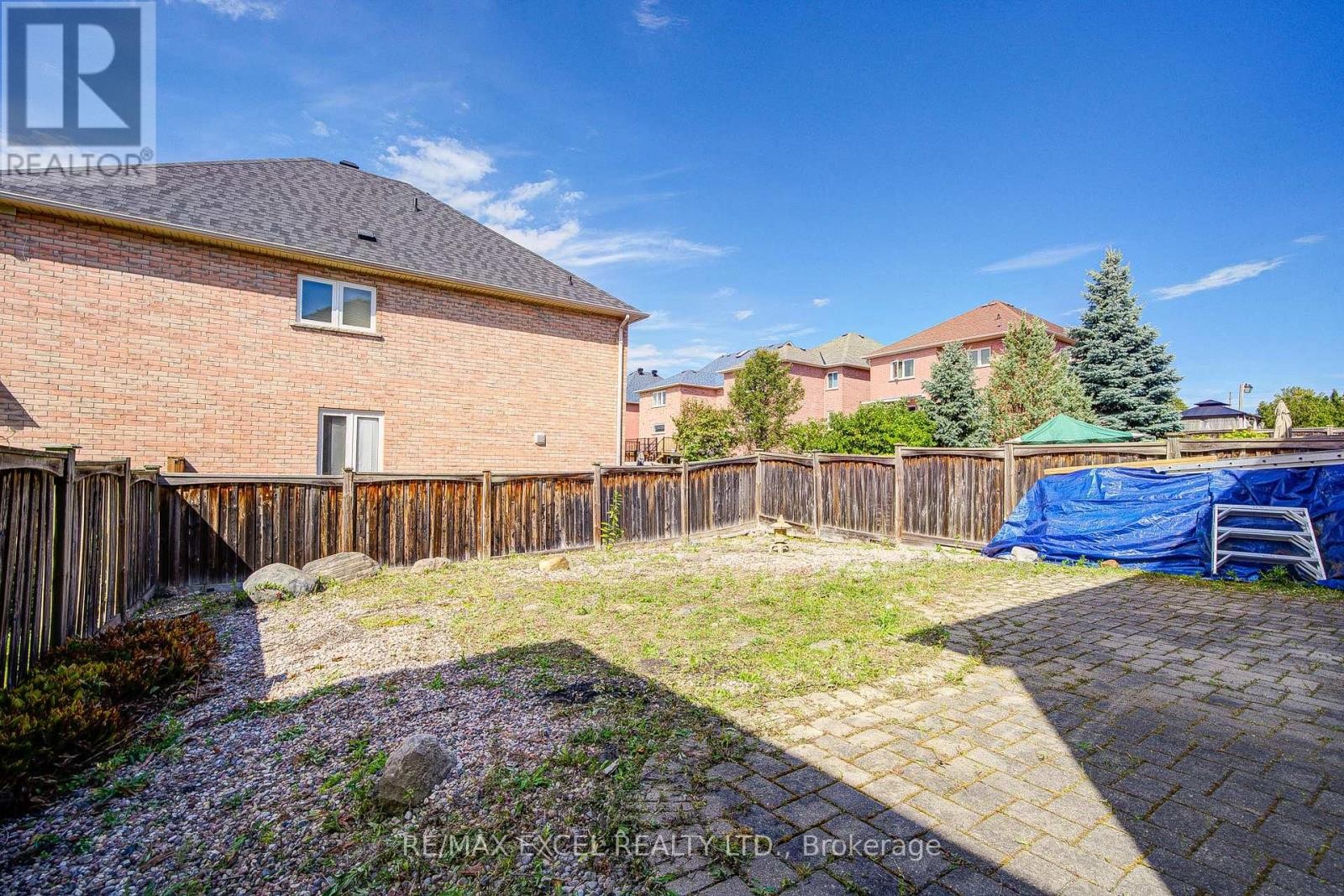 












8 HOLLYLANE DRIVE

,
Markham (Berczy),




Ontario
L6C2K1

