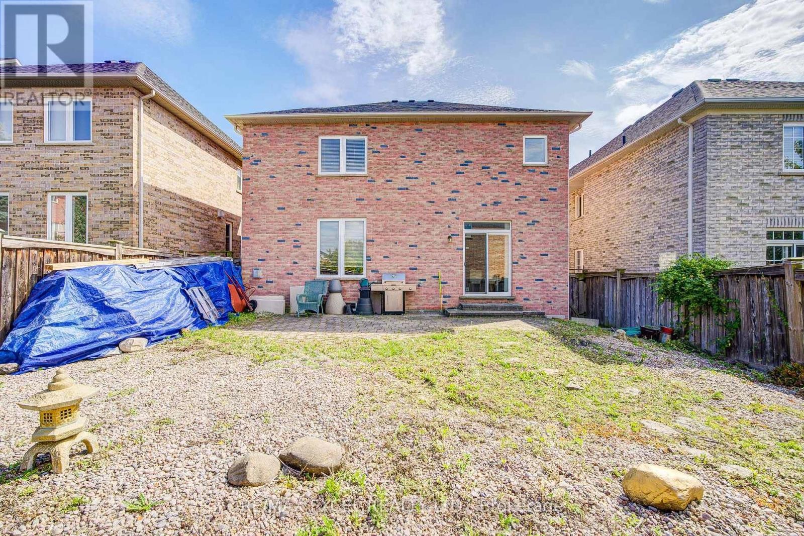 












8 HOLLYLANE DRIVE

,
Markham (Berczy),




Ontario
L6C2K1

