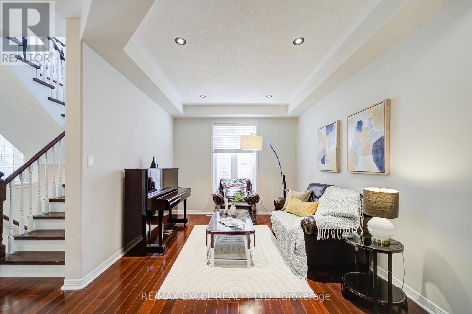 












8 HOLLYLANE DRIVE

,
Markham (Berczy),




Ontario
L6C2K1

