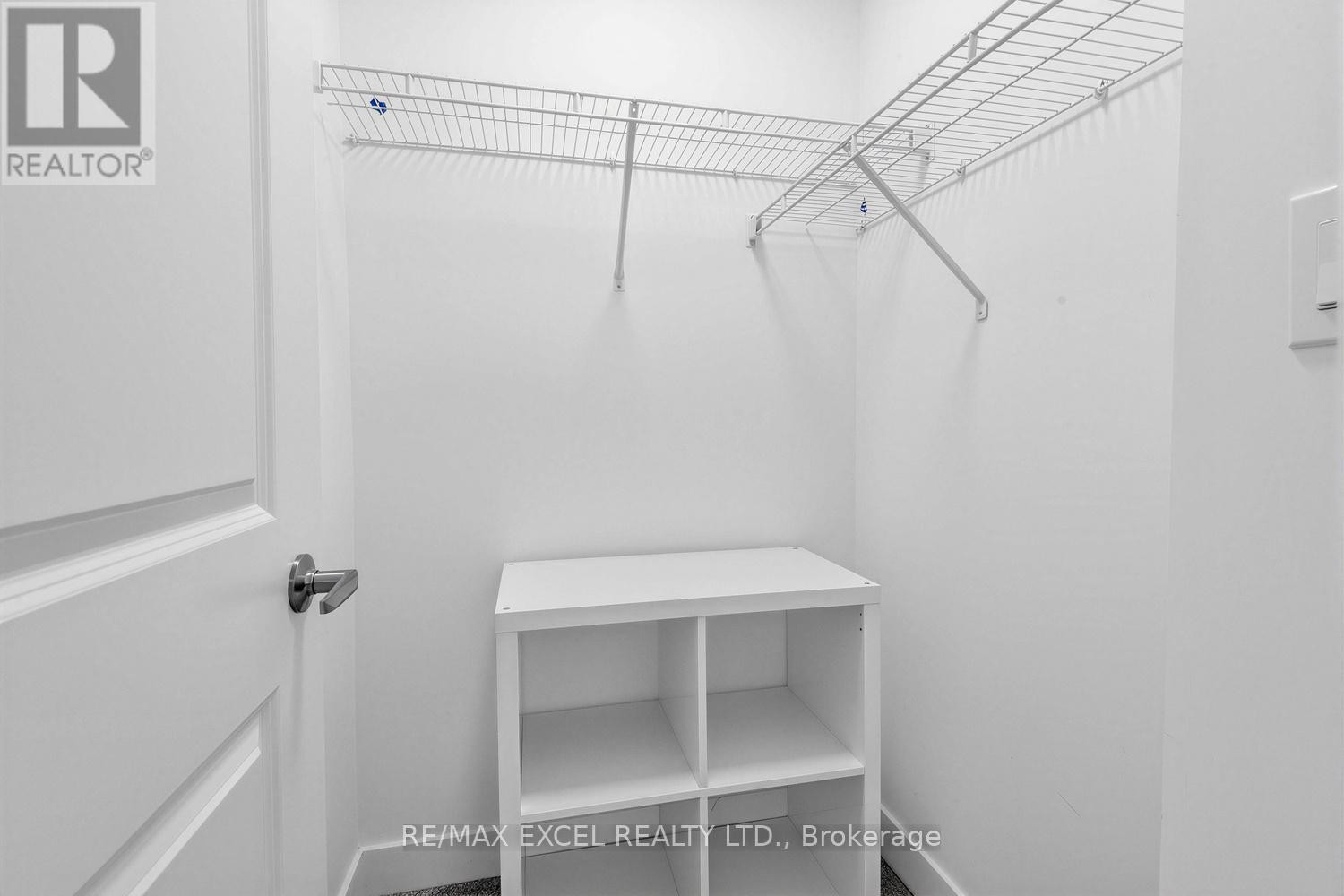 












140 COVINGTON CRESCENT

,
Whitchurch-Stouffville (Stouffville),




Ontario
L4A4W8

