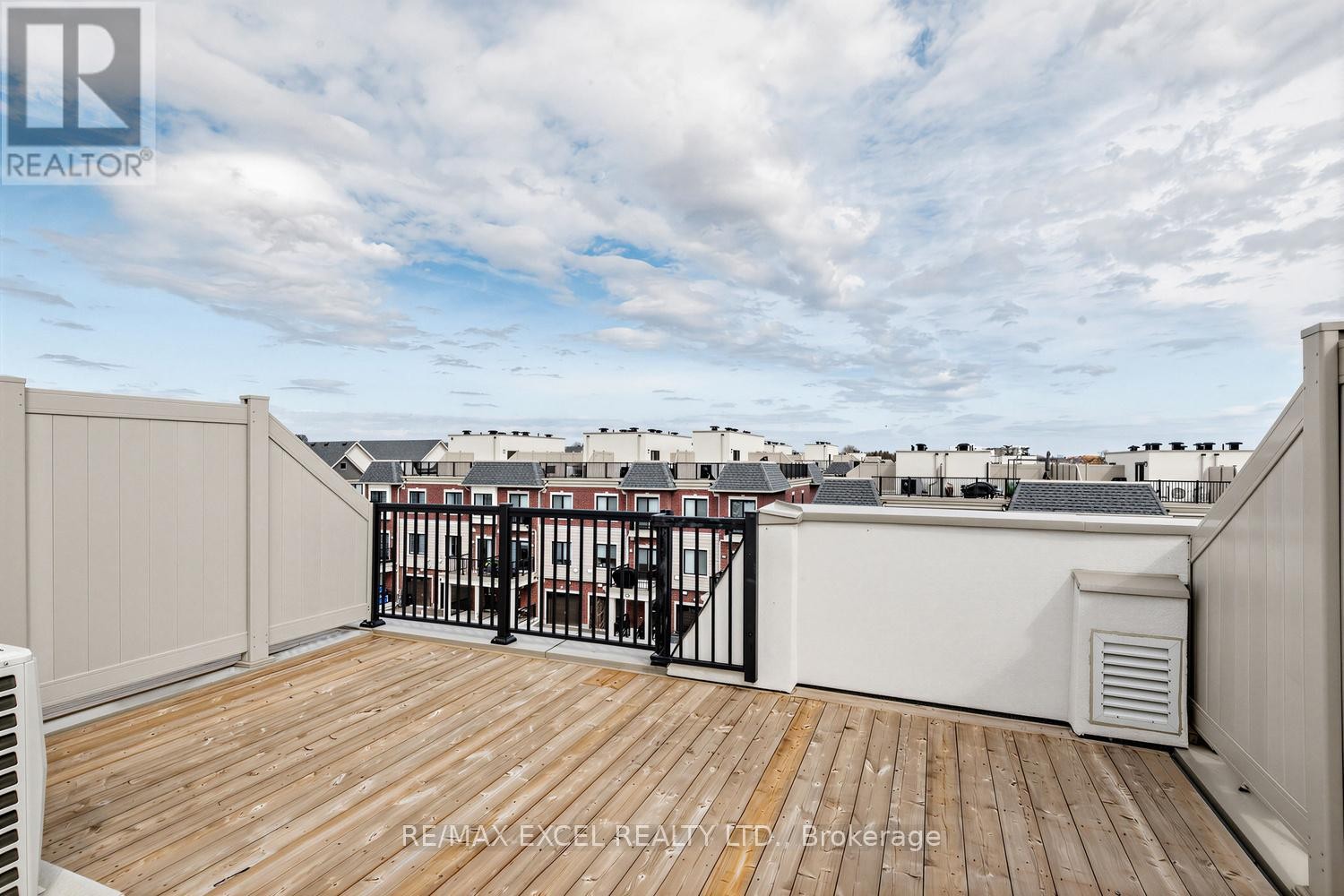 












140 COVINGTON CRESCENT

,
Whitchurch-Stouffville (Stouffville),




Ontario
L4A4W8

