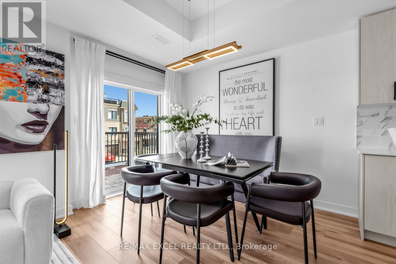 












140 COVINGTON CRESCENT

,
Whitchurch-Stouffville (Stouffville),




Ontario
L4A4W8

