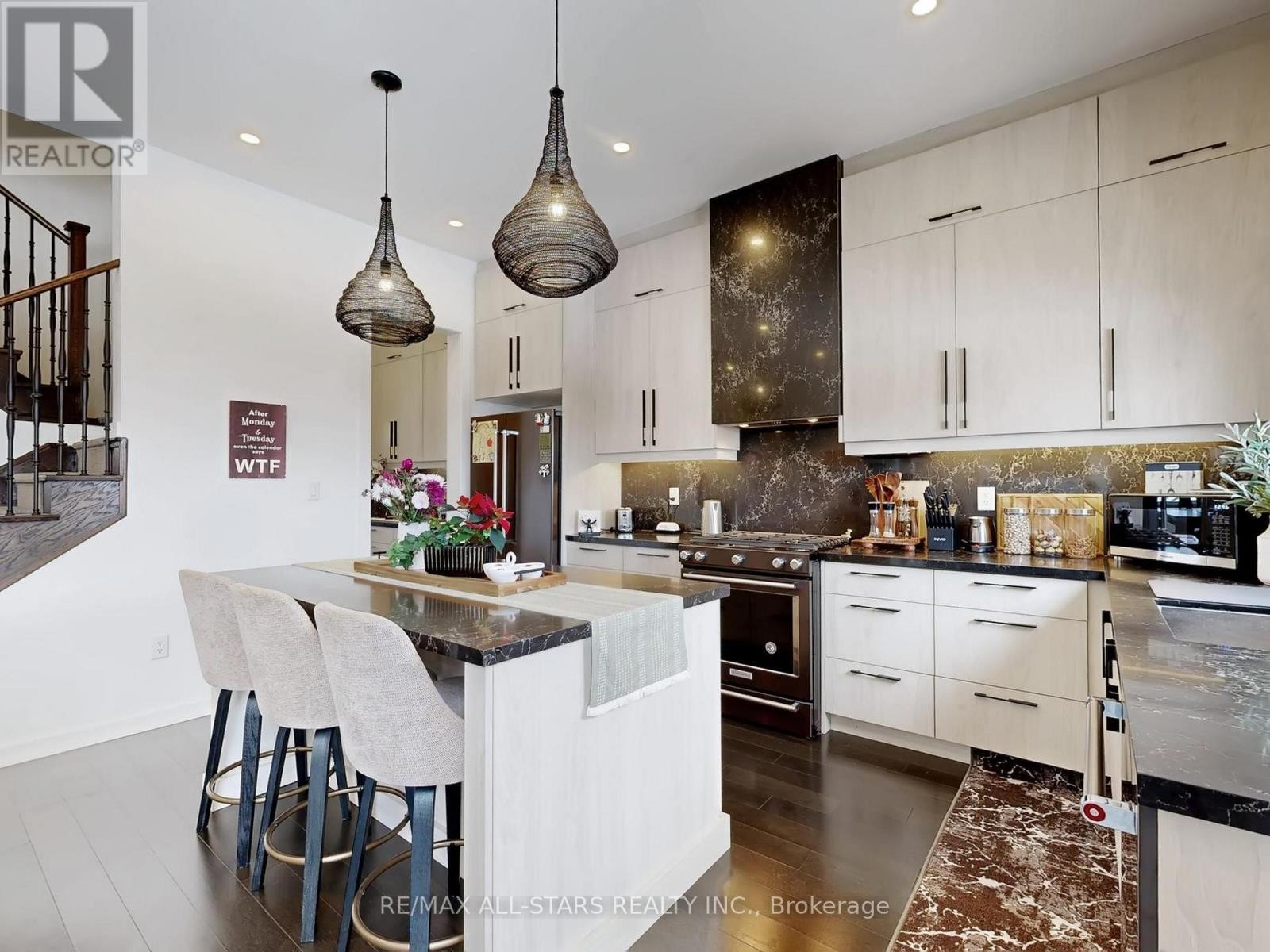 












98 CHURCH STREET

,
Georgina (Keswick North),




Ontario
L4P1J5

