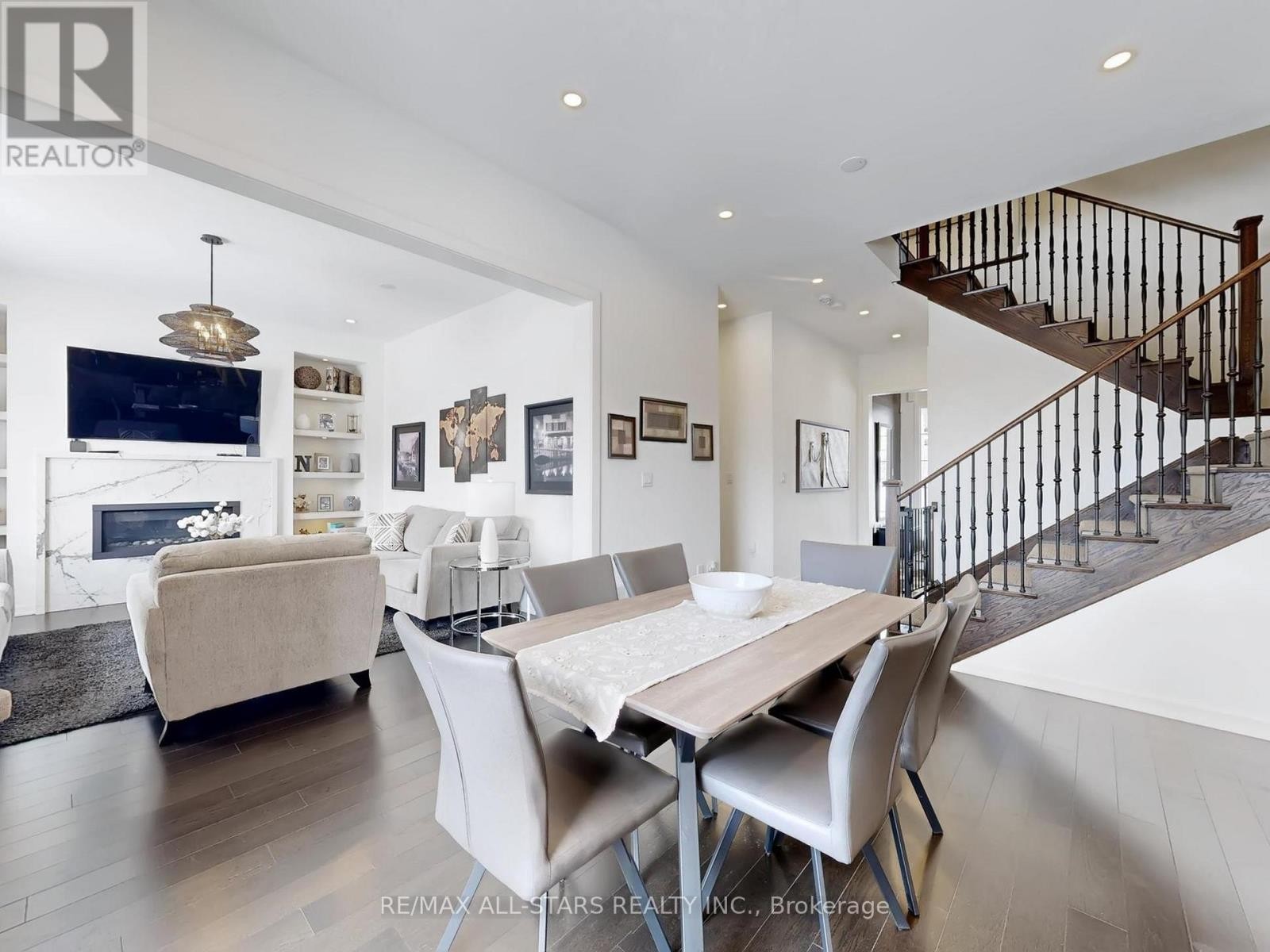 












98 CHURCH STREET

,
Georgina (Keswick North),




Ontario
L4P1J5


