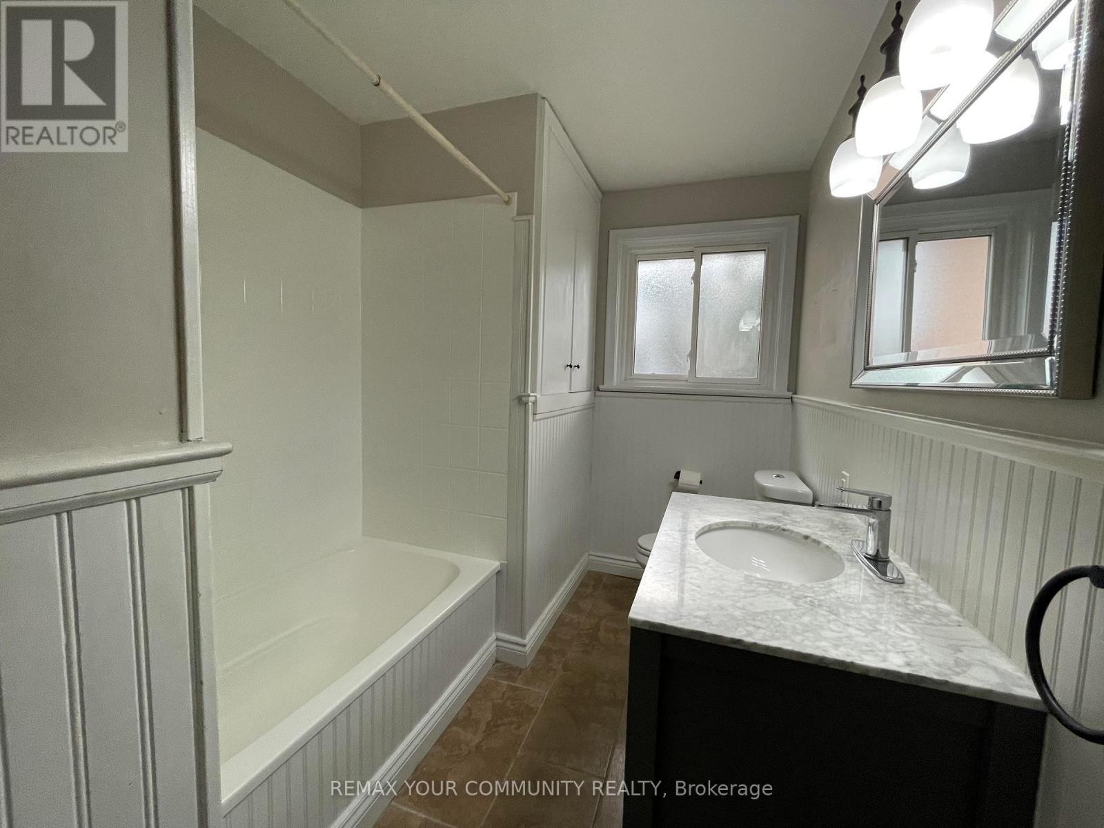












326 RUPERT AVENUE

,
Whitchurch-Stouffville (Stouffville),




Ontario
L4A1C9

