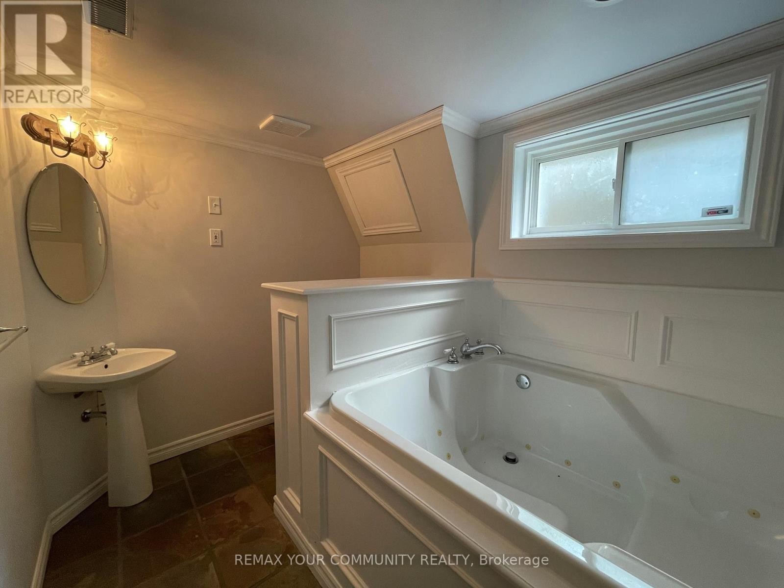 












326 RUPERT AVENUE

,
Whitchurch-Stouffville (Stouffville),




Ontario
L4A1C9

