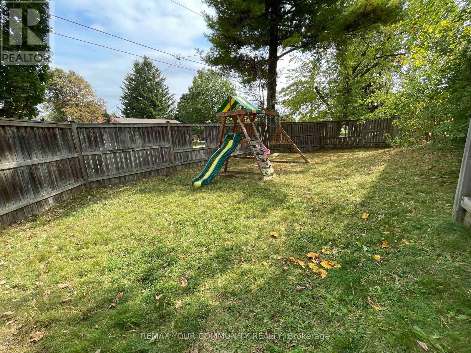 












326 RUPERT AVENUE

,
Whitchurch-Stouffville (Stouffville),




Ontario
L4A1C9


