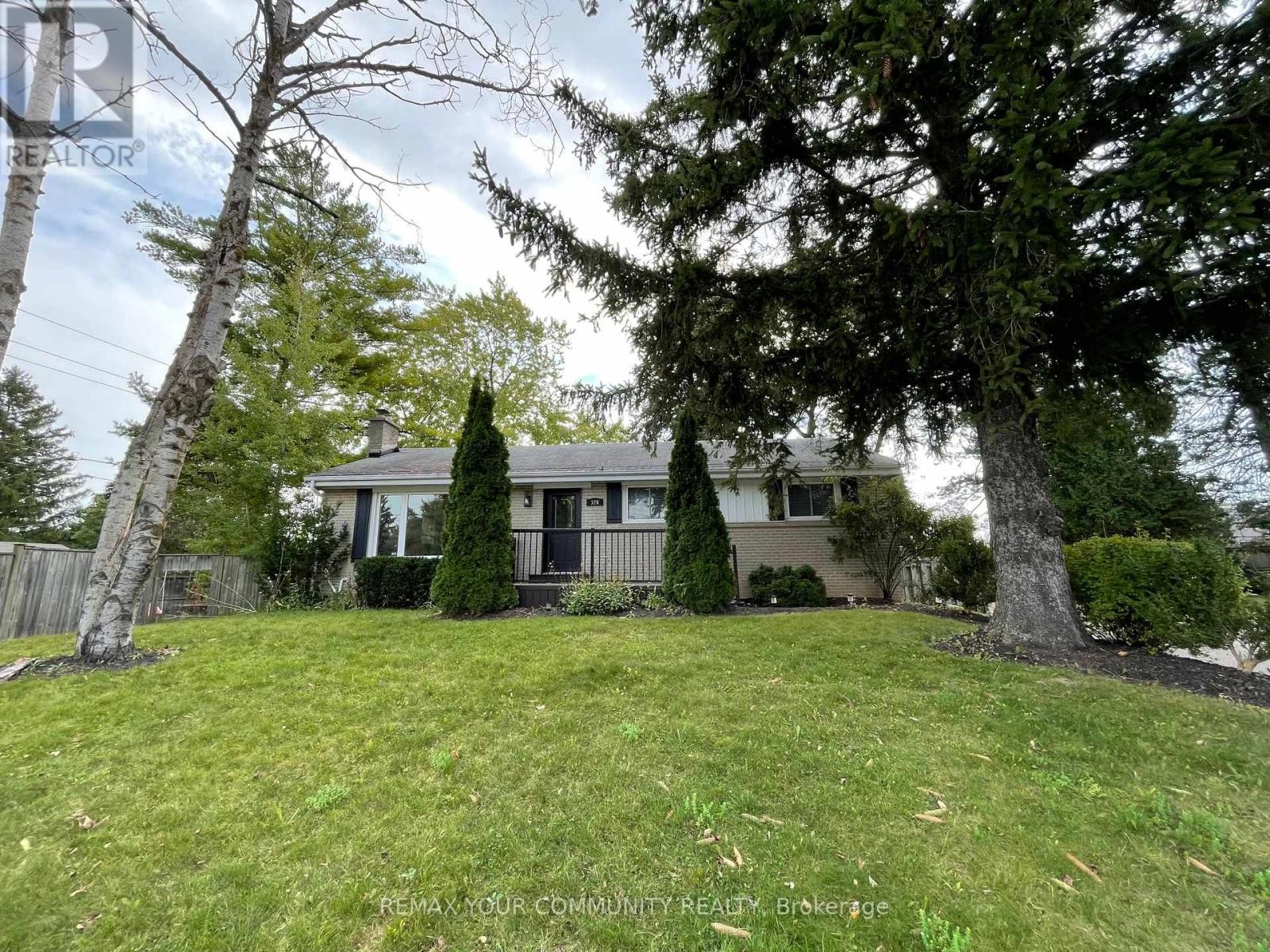 












326 RUPERT AVENUE

,
Whitchurch-Stouffville (Stouffville),




Ontario
L4A1C9


