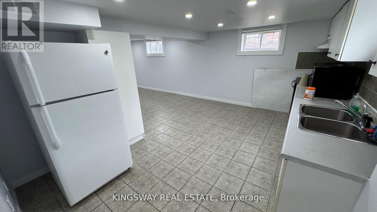 












(LOWER LEVEL 1) - 65 PARK CRESCENT

,
Richmond Hill (Oak Ridges Lake Wilcox),




Ontario
L4E3J5

