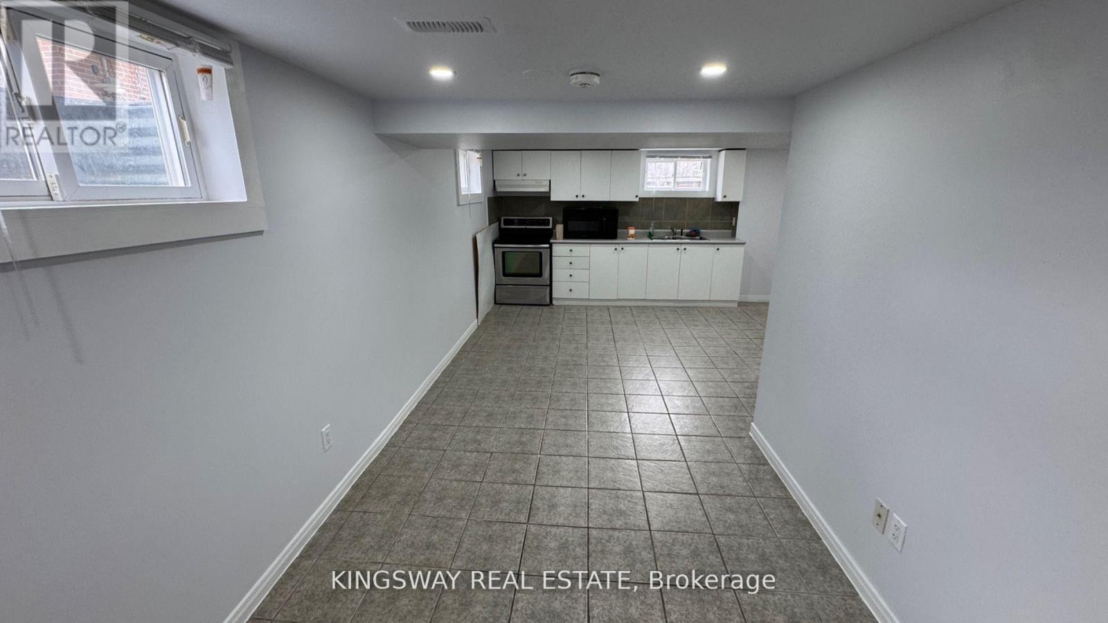 












(LOWER LEVEL 1) - 65 PARK CRESCENT

,
Richmond Hill (Oak Ridges Lake Wilcox),




Ontario
L4E3J5

