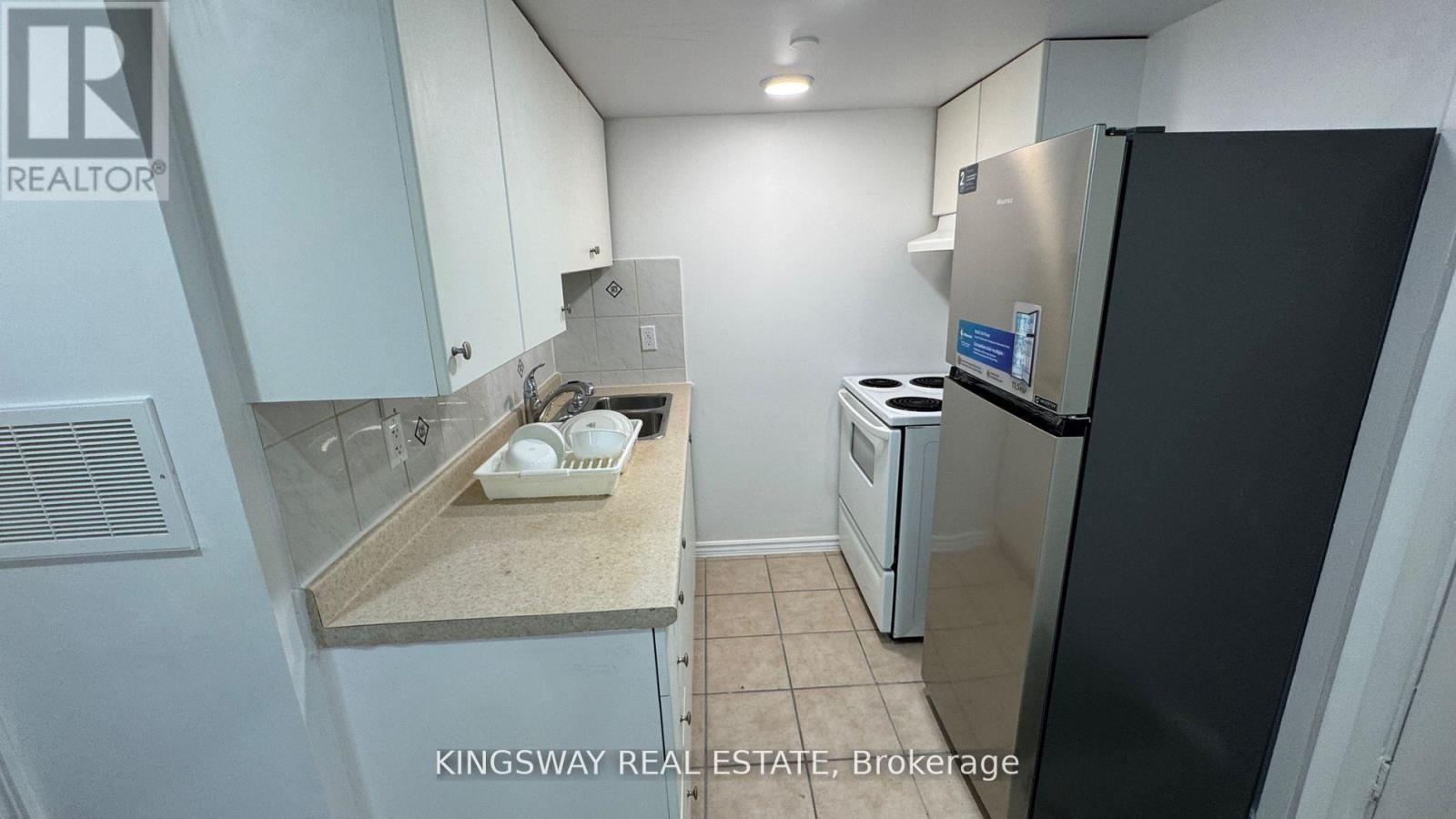 












(LOWER LEVEL 2) - 65 PARK CRESCENT

,
Richmond Hill (Oak Ridges Lake Wilcox),




Ontario
L4E3J5

