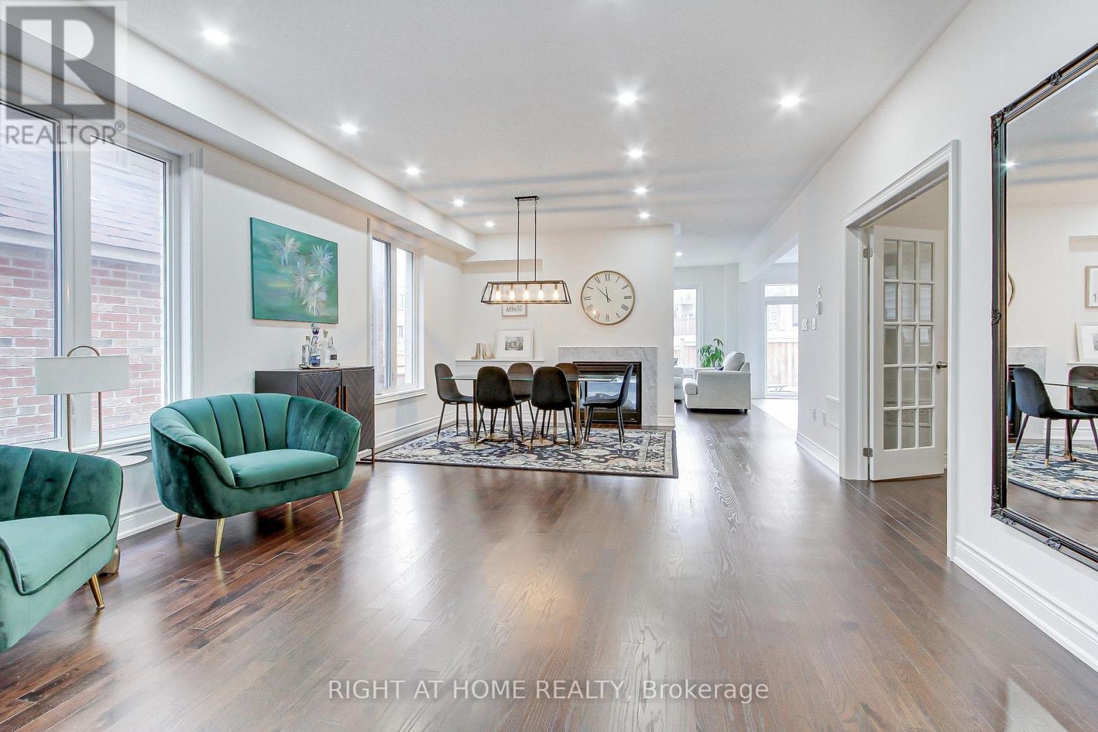 












29 PEAR BLOSSOM WAY

,
East Gwillimbury (Holland Landing),




Ontario
L9N0T3

