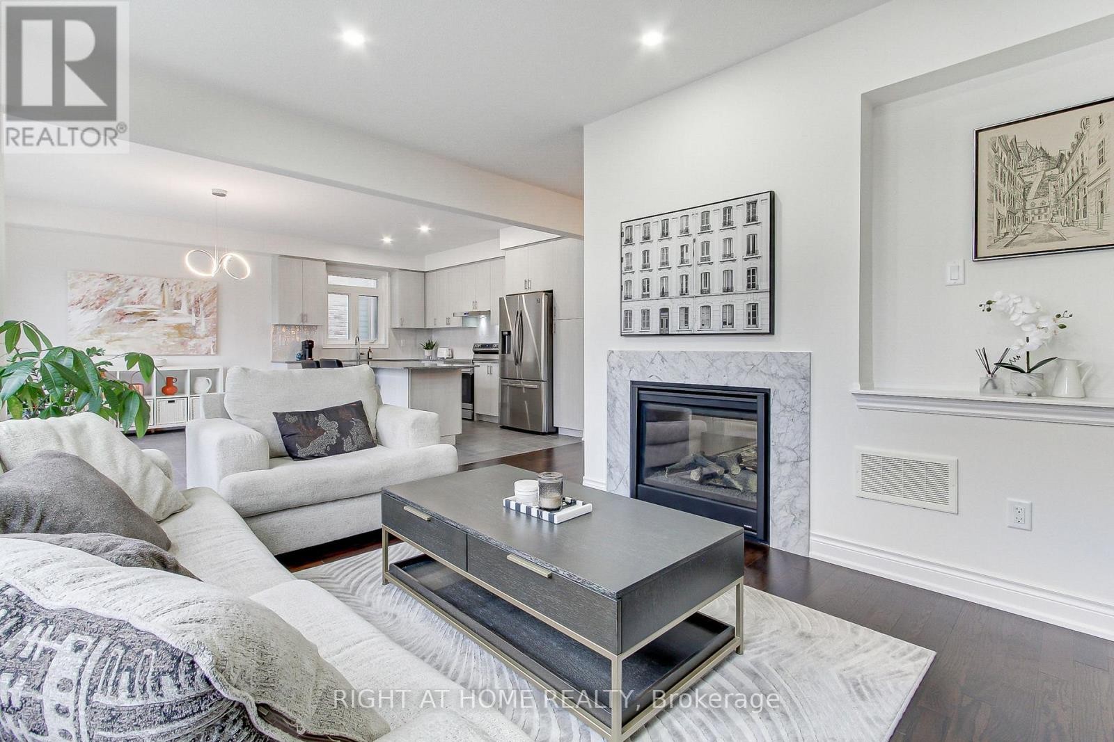 












29 PEAR BLOSSOM WAY

,
East Gwillimbury (Holland Landing),




Ontario
L9N0T3

