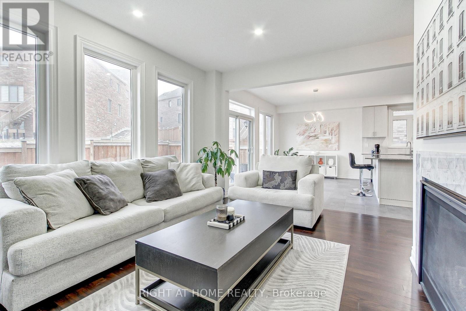 












29 PEAR BLOSSOM WAY

,
East Gwillimbury (Holland Landing),




Ontario
L9N0T3

