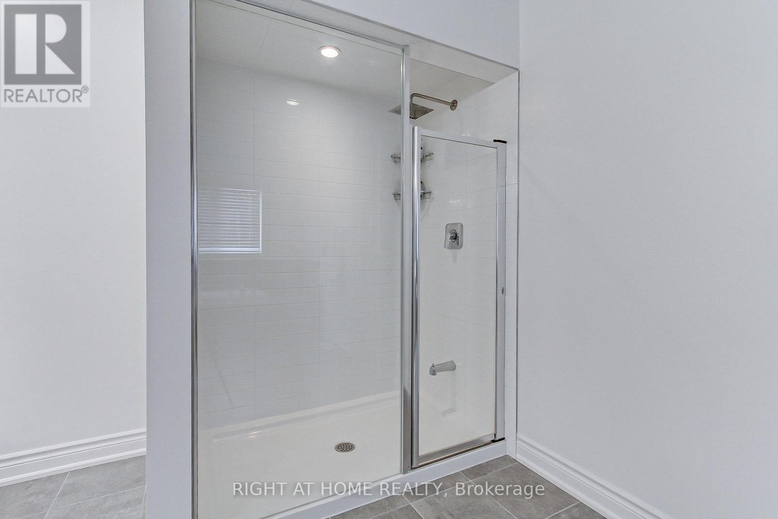 












29 PEAR BLOSSOM WAY

,
East Gwillimbury (Holland Landing),




Ontario
L9N0T3

