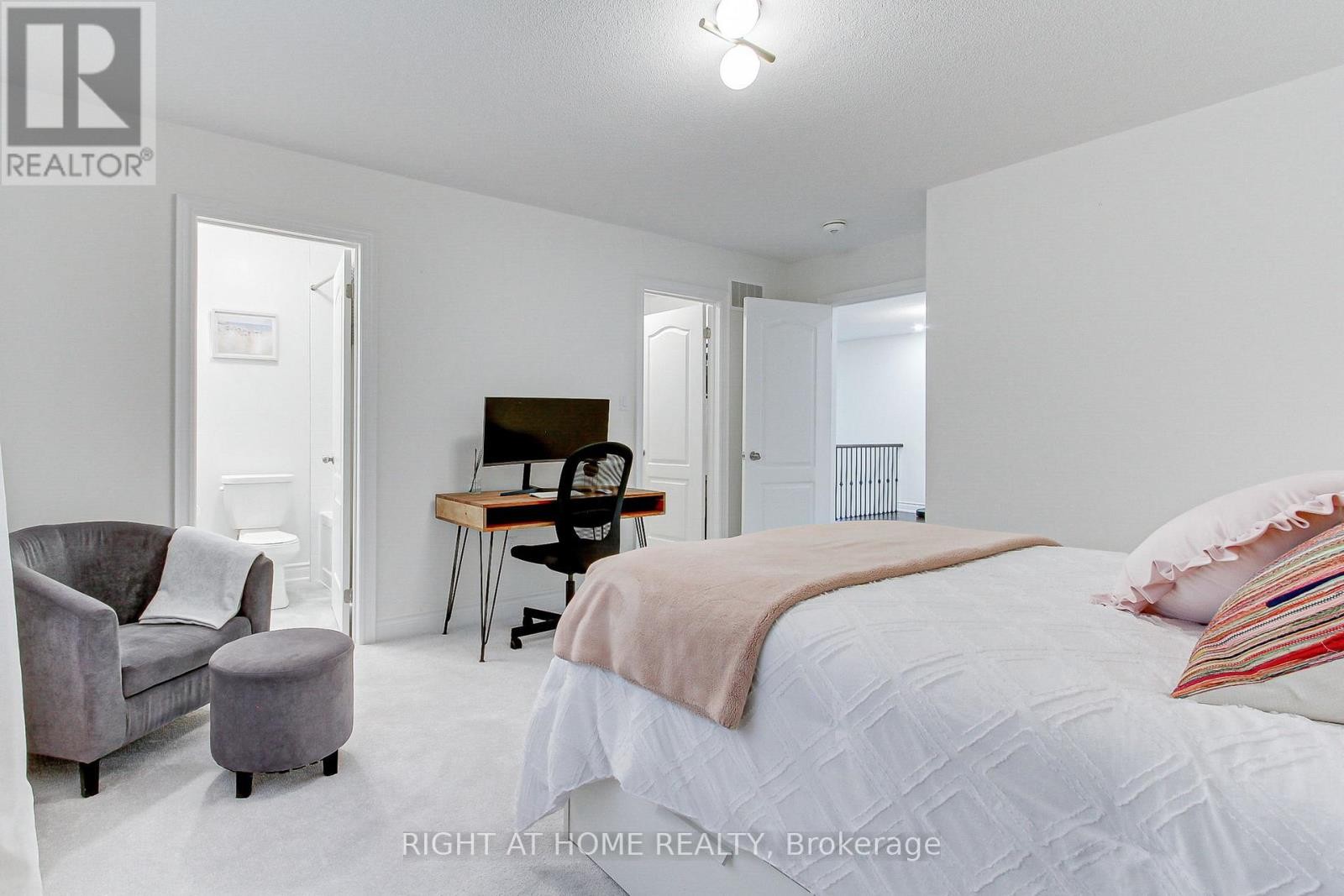 












29 PEAR BLOSSOM WAY

,
East Gwillimbury (Holland Landing),




Ontario
L9N0T3

