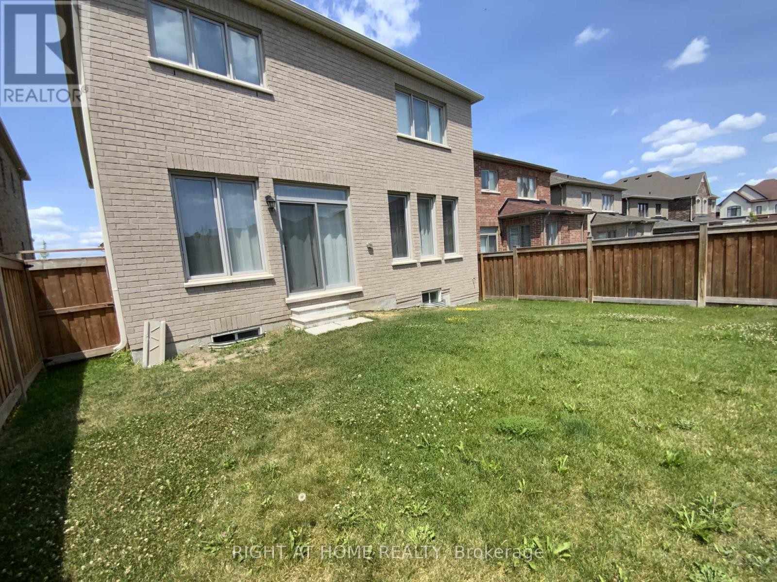 












29 PEAR BLOSSOM WAY

,
East Gwillimbury (Holland Landing),




Ontario
L9N0T3

