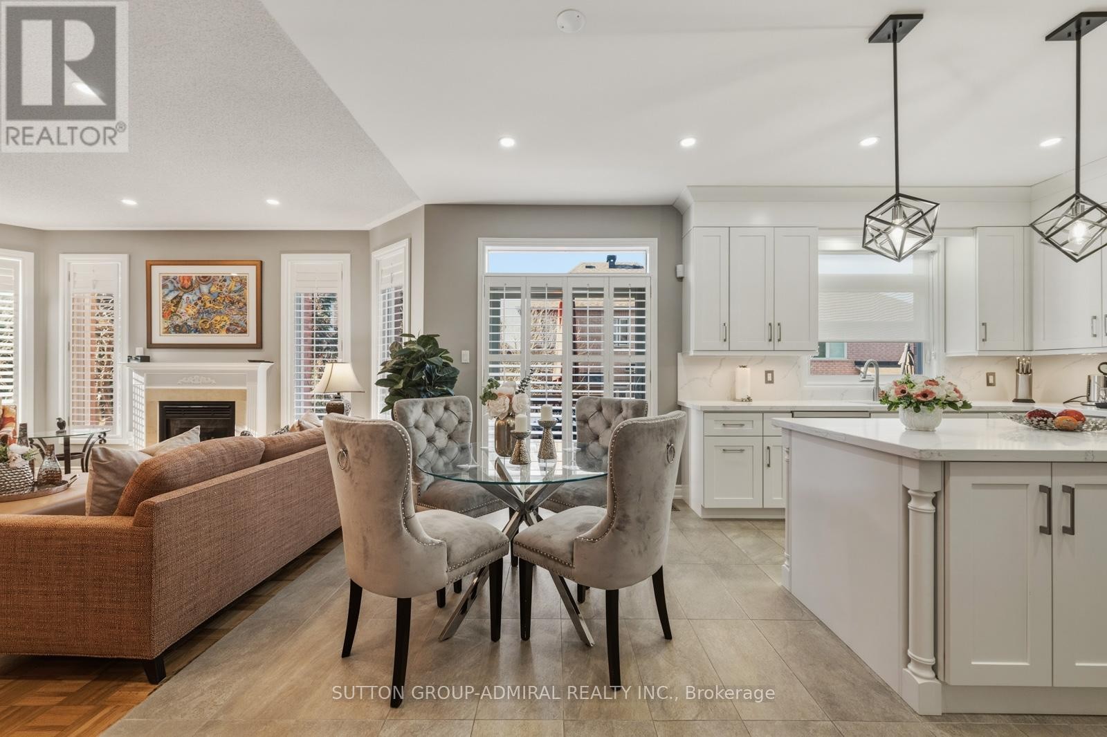 












90 SUMMERIDGE DRIVE

,
Vaughan (Patterson),




Ontario
L4J8S1

