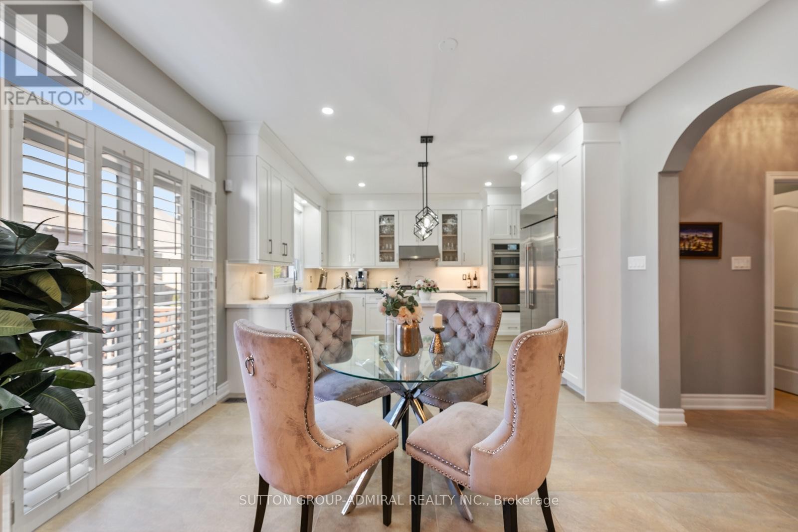 












90 SUMMERIDGE DRIVE

,
Vaughan (Patterson),




Ontario
L4J8S1

