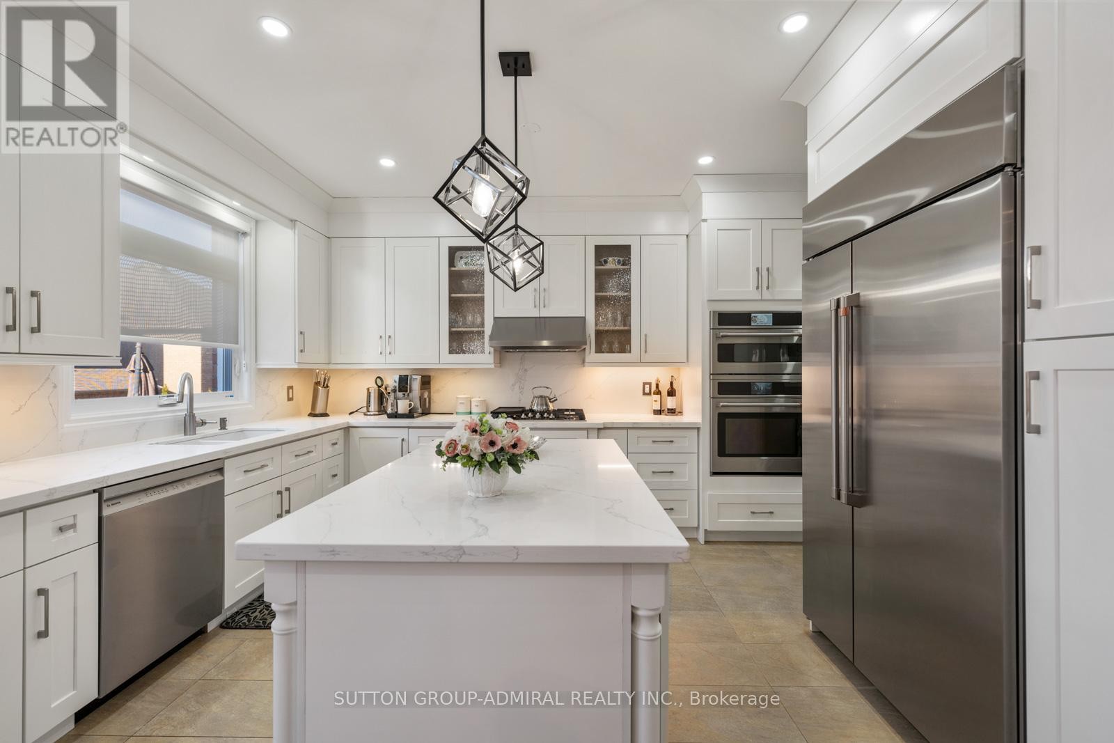 












90 SUMMERIDGE DRIVE

,
Vaughan (Patterson),




Ontario
L4J8S1

