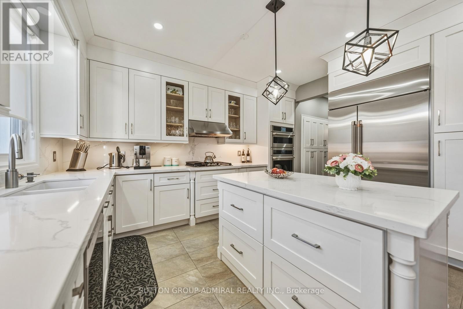 












90 SUMMERIDGE DRIVE

,
Vaughan (Patterson),




Ontario
L4J8S1

