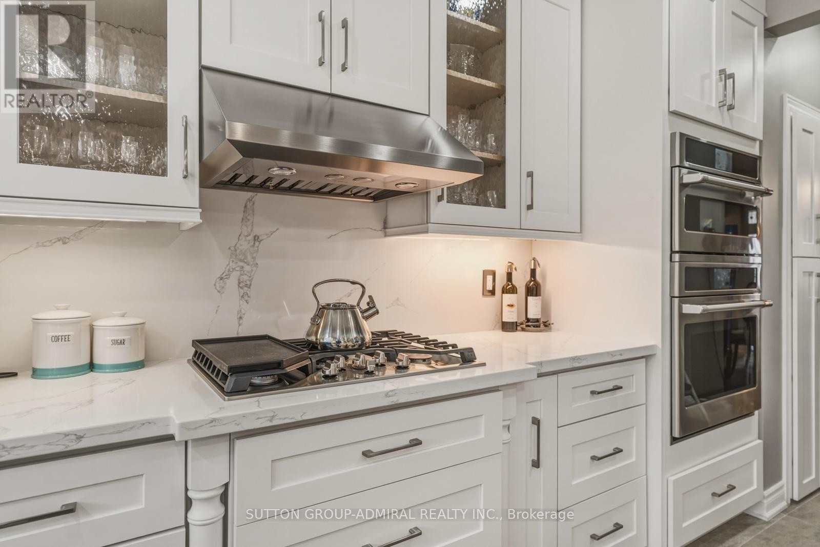 












90 SUMMERIDGE DRIVE

,
Vaughan (Patterson),




Ontario
L4J8S1

