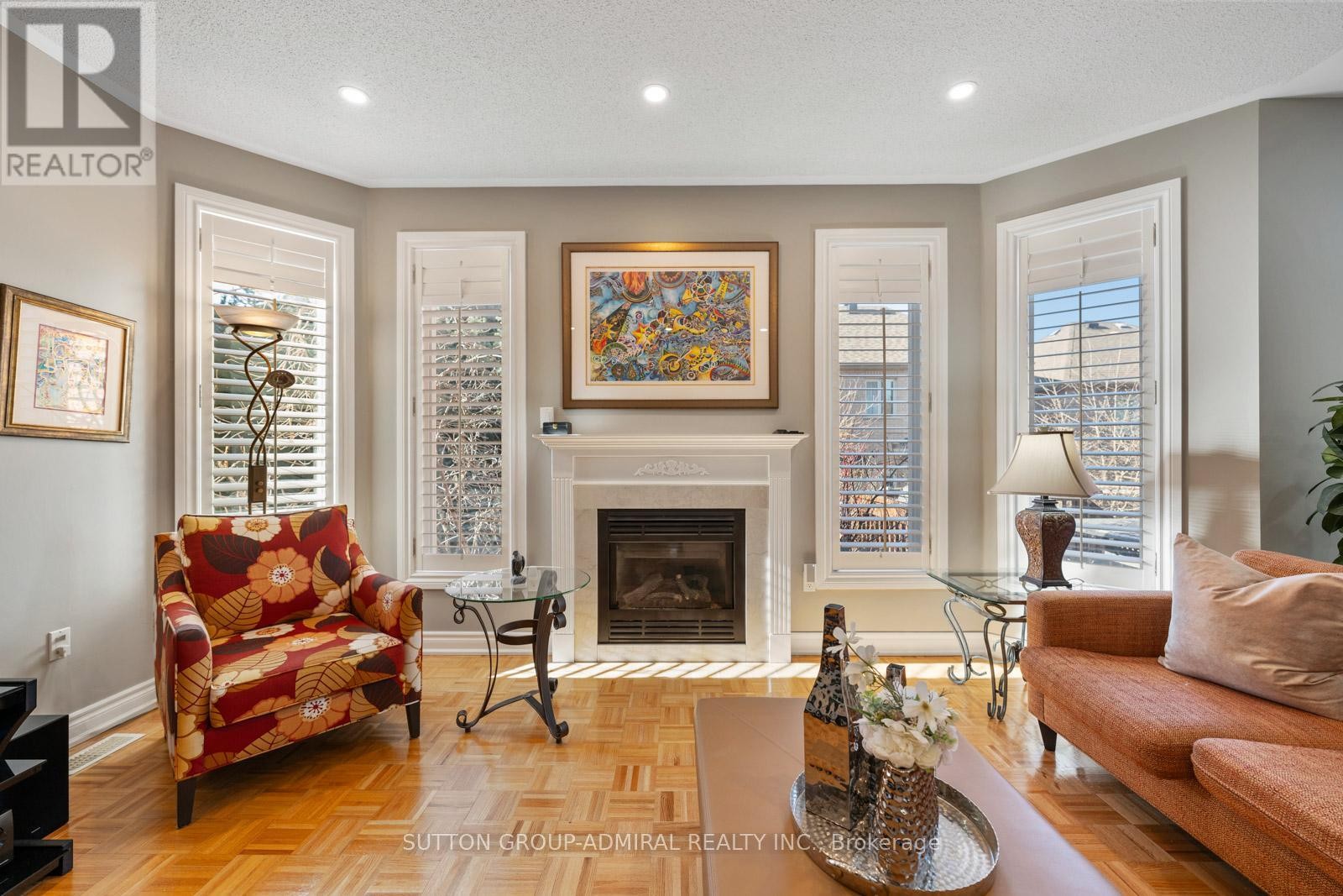 












90 SUMMERIDGE DRIVE

,
Vaughan (Patterson),




Ontario
L4J8S1

