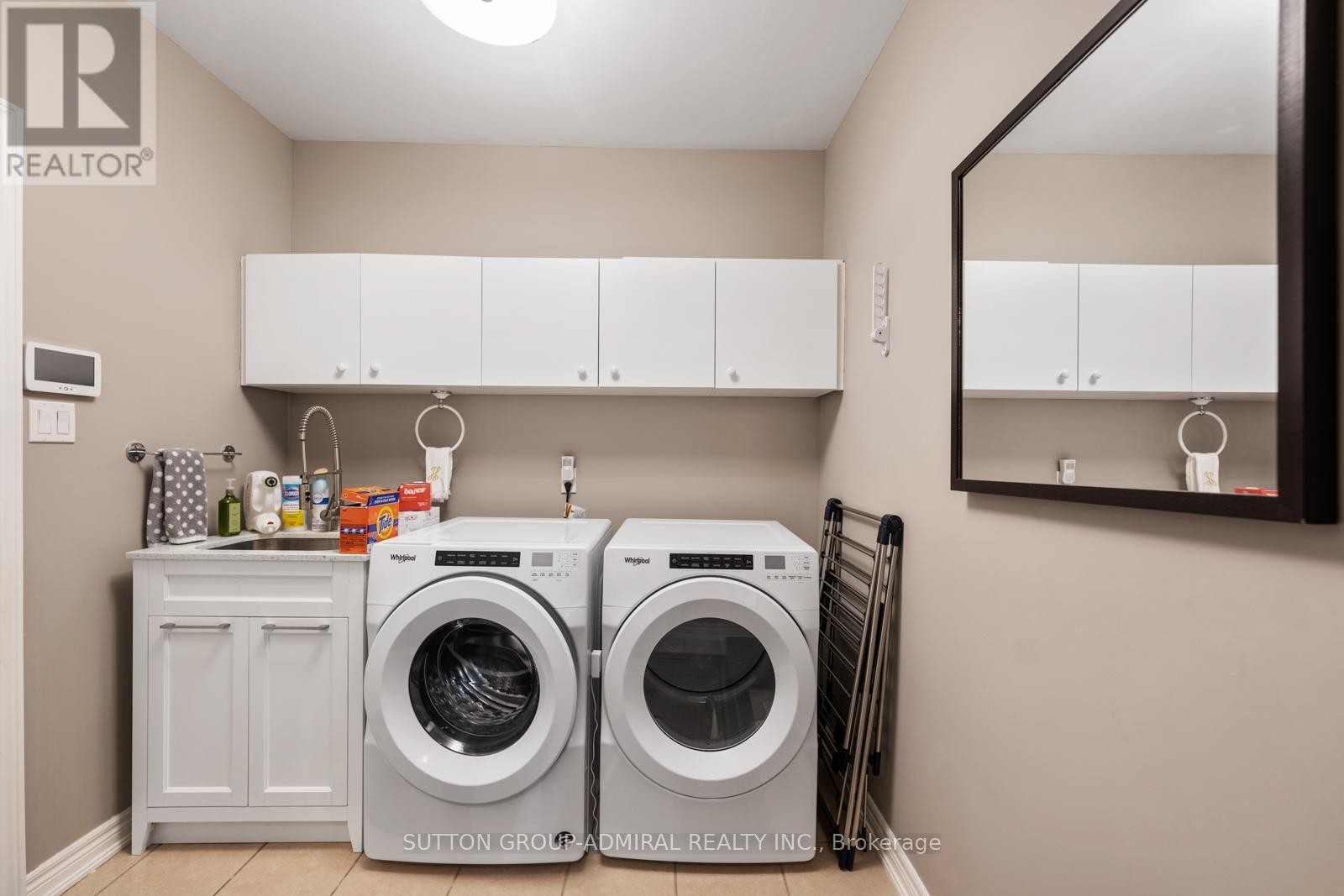 












90 SUMMERIDGE DRIVE

,
Vaughan (Patterson),




Ontario
L4J8S1

