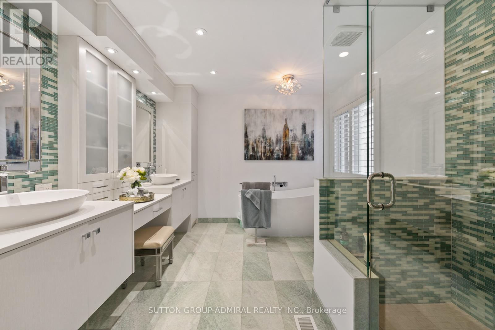 












90 SUMMERIDGE DRIVE

,
Vaughan (Patterson),




Ontario
L4J8S1

